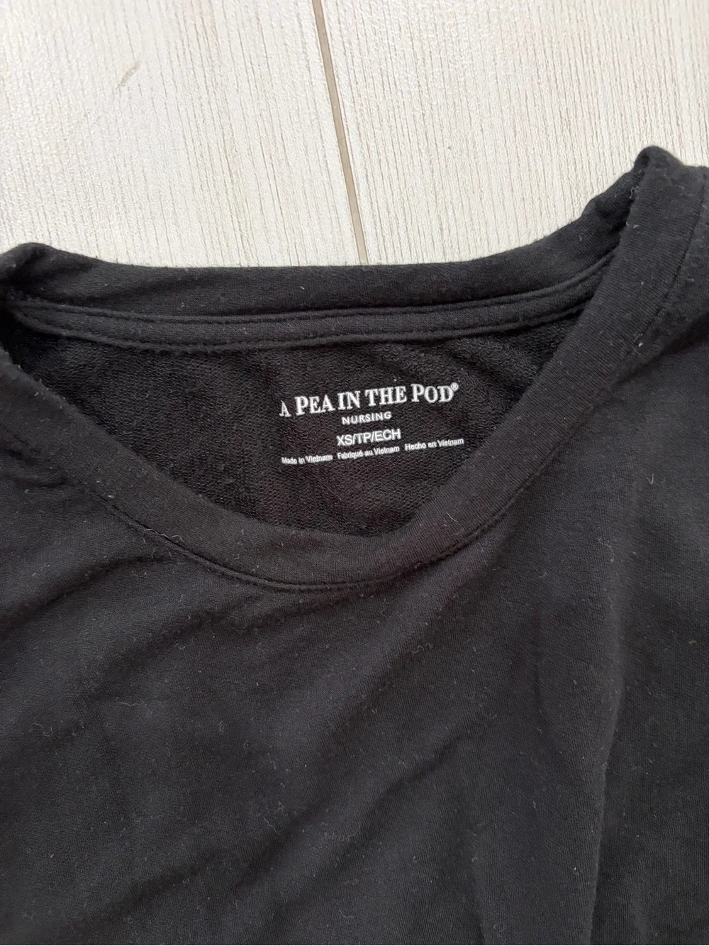 A Pea in the Pod Maternity Black Long-Sleeve Crew Neck Shirt XS